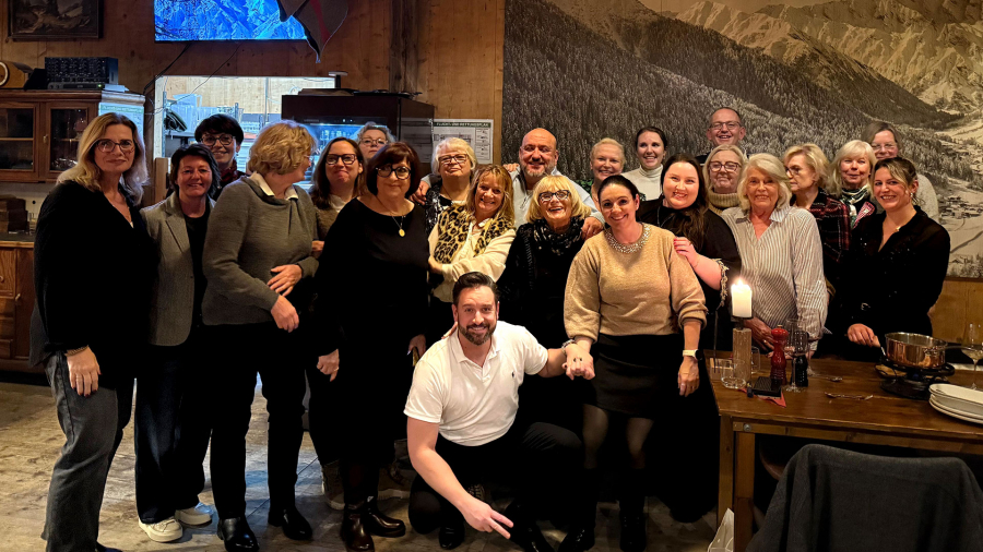 Die Lustigen Weihnachtsrätinnen